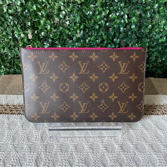 Louis Vuitton Handbags - Louis Vuitton Monogram Neverfull Pouch Pink Interior